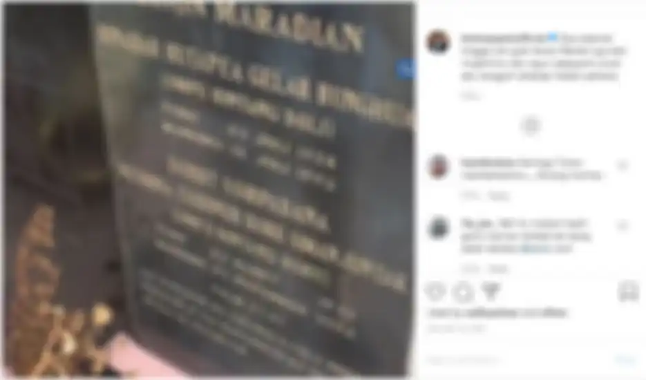 Makam Orang Tua Hotman Paris