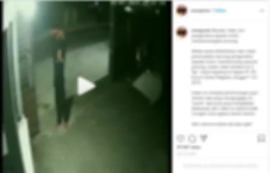 Unggahan video penampakan pocong 