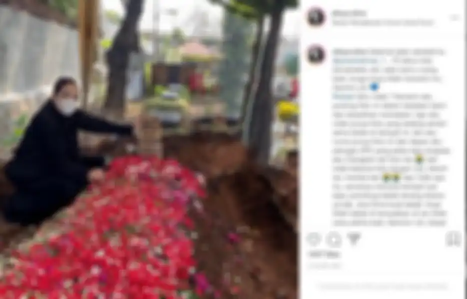 Unggahan klarifikasi Elisya Olive soal tangan di makam Jane Shalimar