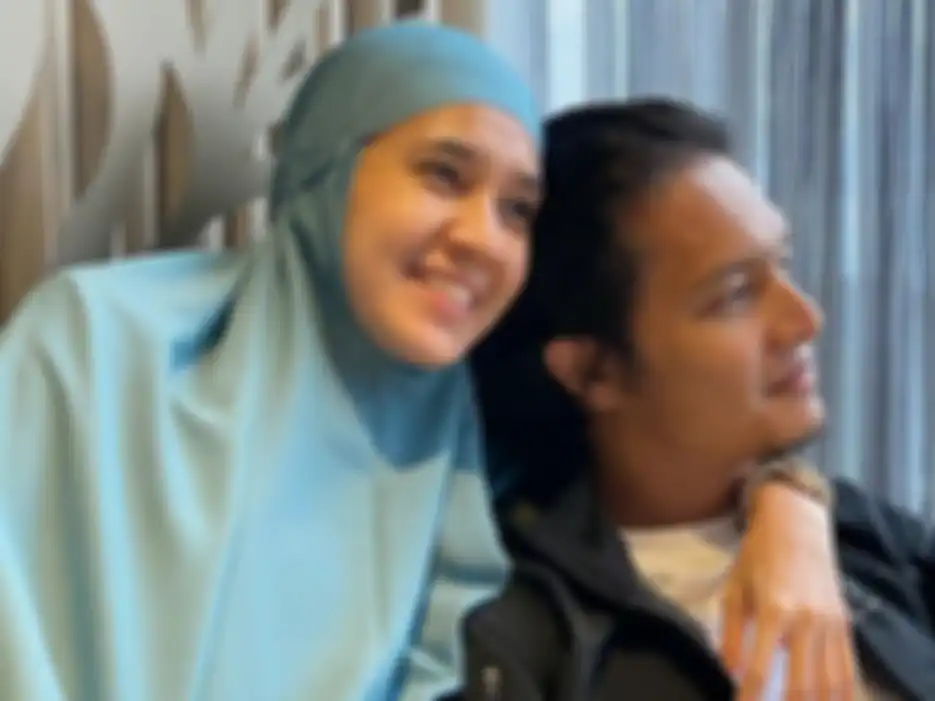 Dhini Aminarti dan Dimas Seto 