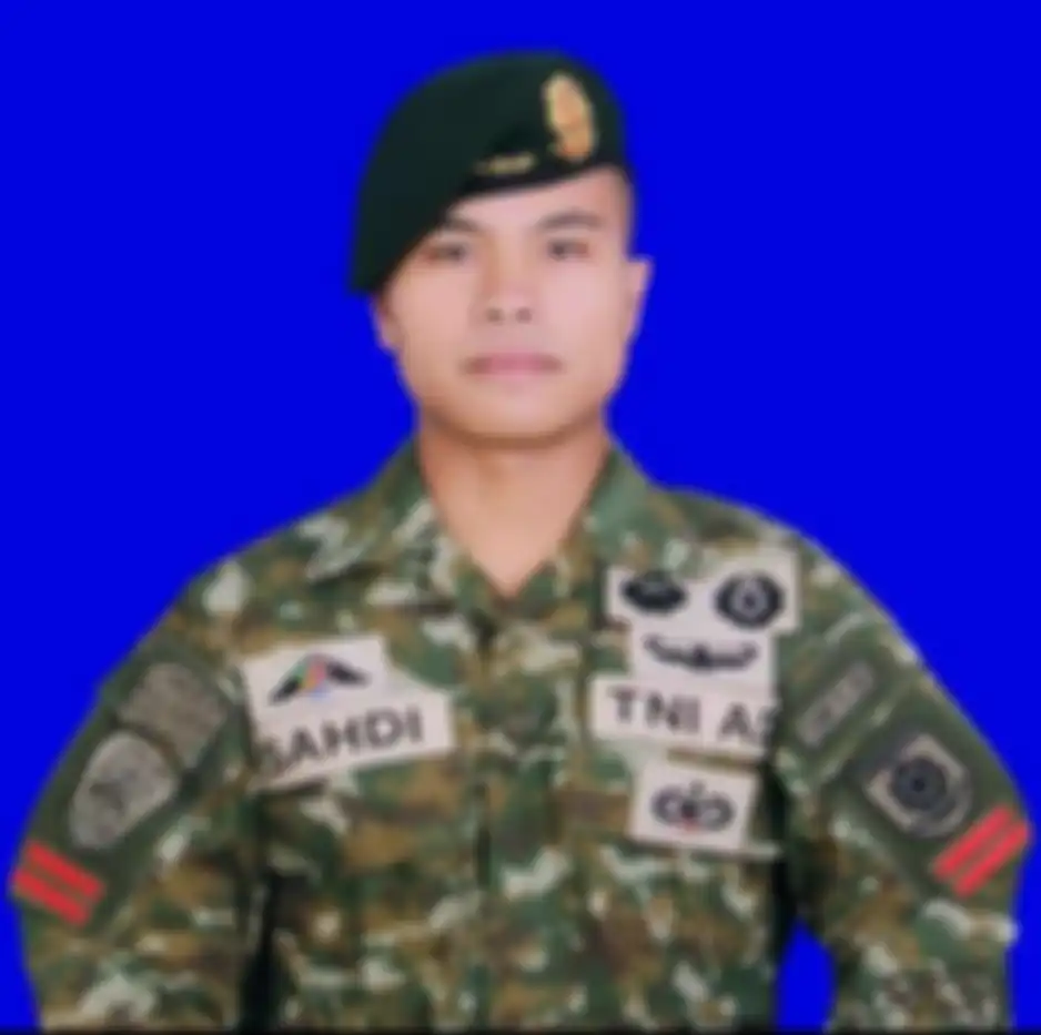 Dalam foto profil yang beredar, Sahdi anggota Yonif Raider 303 Kostrad tampak gagah dengan menyandang brevet Cakra. 