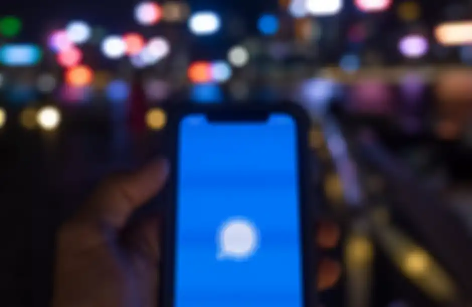 ilustrasi aplikasi Signal yang direkomendasikan Elon Musk sebagai pengganti WhatsApp.