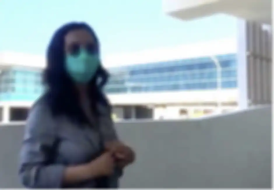 Foto wanita pamer payudara di Bandara Yogyakarta sudah terlanjur tersebar ke mana-mana. Sayangnya akun Siskaeee sudah hilang.