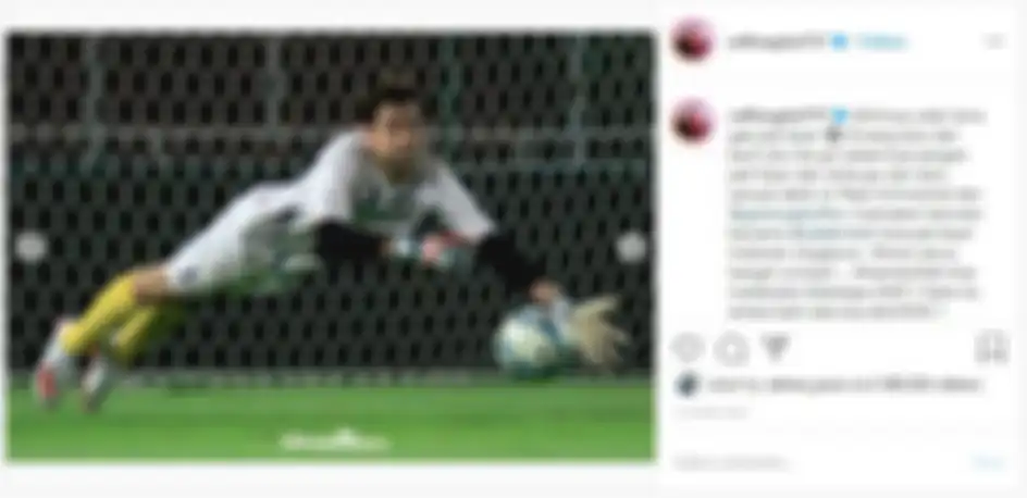 Raffi Ahmad unggah potret dirinya jadi kiper.