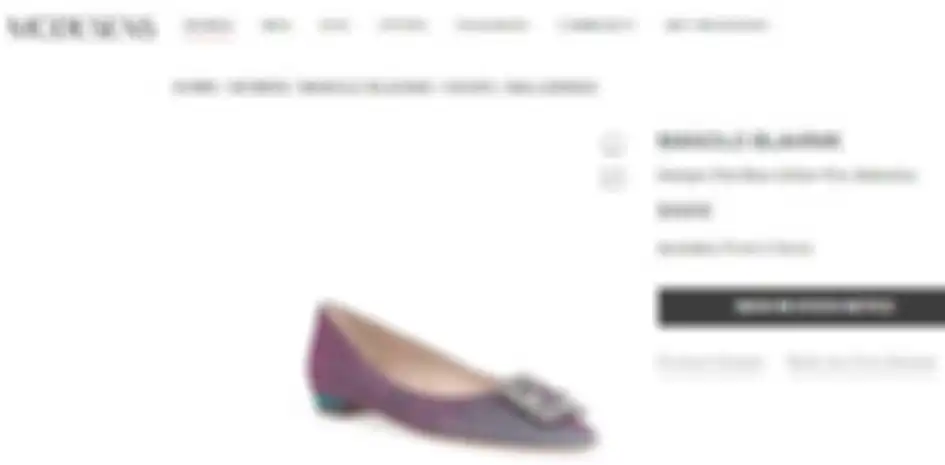 Sepatu yang dipakai Selvi Ananda