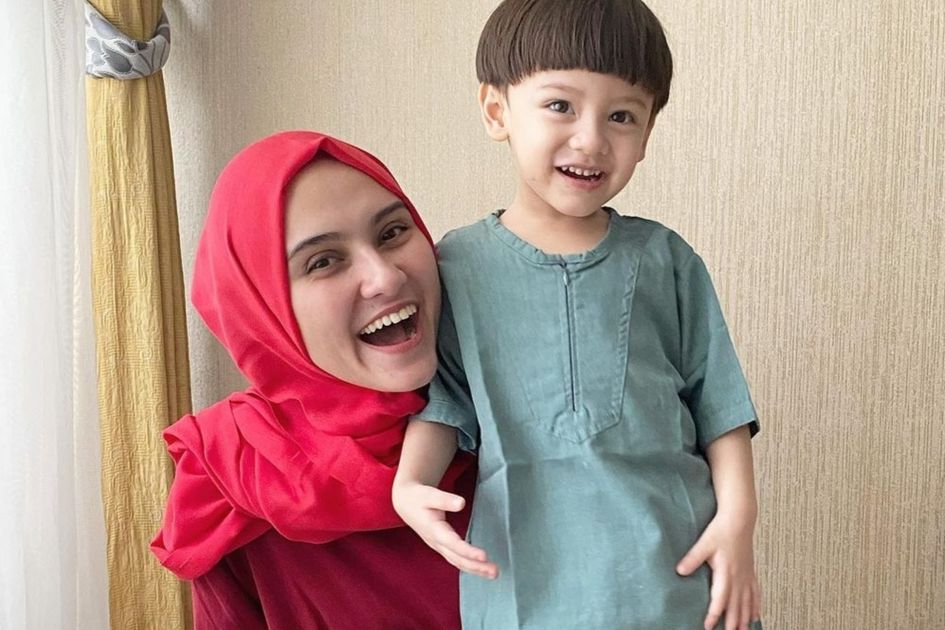 Bertaruh Nyawa Sampai Harus Dioperasi Demi Melahirkan Anak Kedua, Ternyata Arti Nama Anak Zee Zee Shahab Punya Makna yang Mendalam