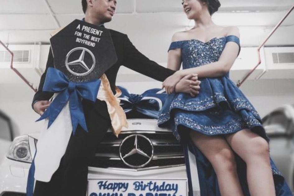 Watch online qiz uxlayotgan odamni soradi