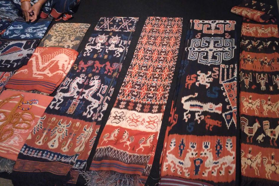 Kain Tenun Sumba