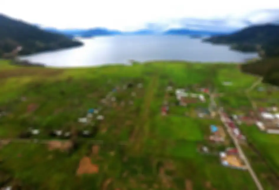 Foto aerial Kampung Obano di Distrik Paniai Barat, Papua, Kamis (29/11/2018). Meski dengan upaya distribusi yang tidak mudah, program BBM satu harga menjadi sangat vital bagi masyarakat pedalaman Papua guna mendukung berbagai aktivitas mereka.