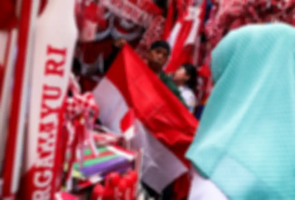 Suasana penjualan pernak pernik aksesoris kemerdekaan RI di Pasar Jatinegara, Jakarta Timur, Rabu (14/8/2019). Menjelang peringatan Hari Kemerdekaan Republik Indonesia pada 17 Agustus mendatang, pasar Jatinegara dipenuhi oleh masyarakat.
