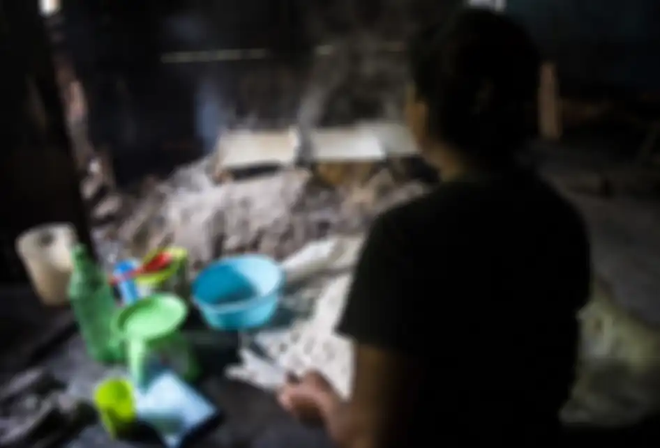 Foto dirilis Selasa (2/9/2019), memperlihatkan proses memasak air asin di pondok pengolahan garam gunung, Desa Long Midang, Krayan, Kabupaten Nunukan, Kalimantan Utara. Walapun di dataran tinggi, masyarakat Dayak Lundayeh di Krayan mampu mengolah garam dengan hasil kualitas sangat baik dari ketinggi