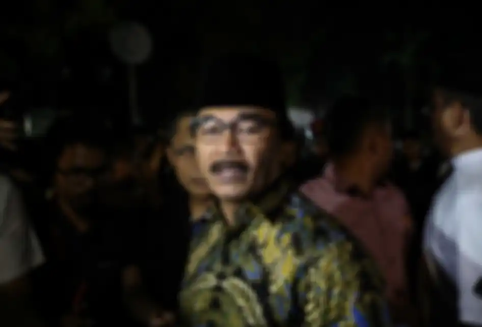 Adhyaksa Dault melayat almarhum Presiden ke-3 Republik Indonesia, Bacharudin Jusuf Habibie di rumah duka di Patra Kuningan, Jakarta, Kamis (11/9/2019). BJ Habibie meninggal akibat penyakit yang dideritanya.