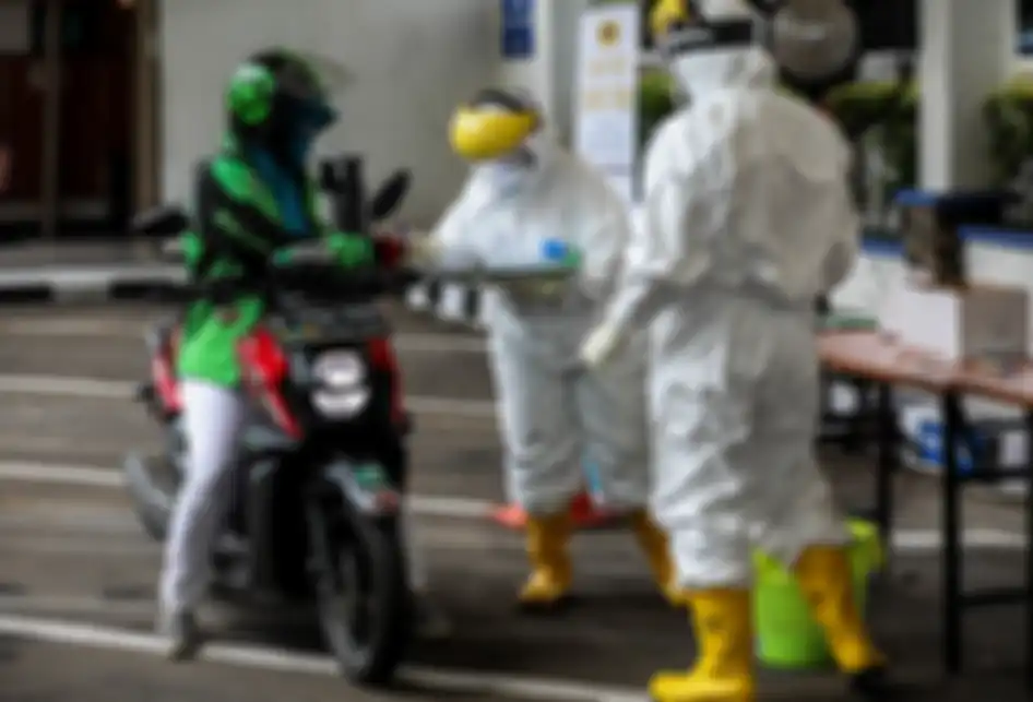 Rapid test virus corona dengan skema Drive thru yang diadakan Kementerian Perhubungan.