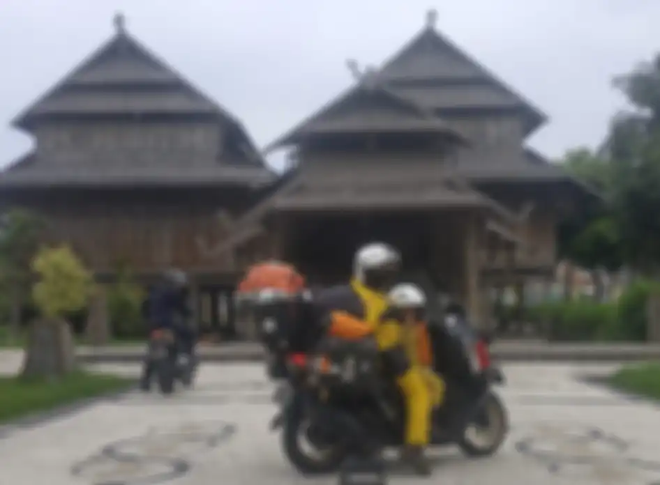 Lilik dan Balda kembali touring menggunakan Yamaha All New NMAX.