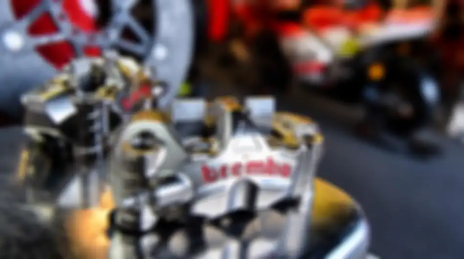 Brembo GP4 adalah yang digunakan pada motor balap WSBK dan MotoGP. 