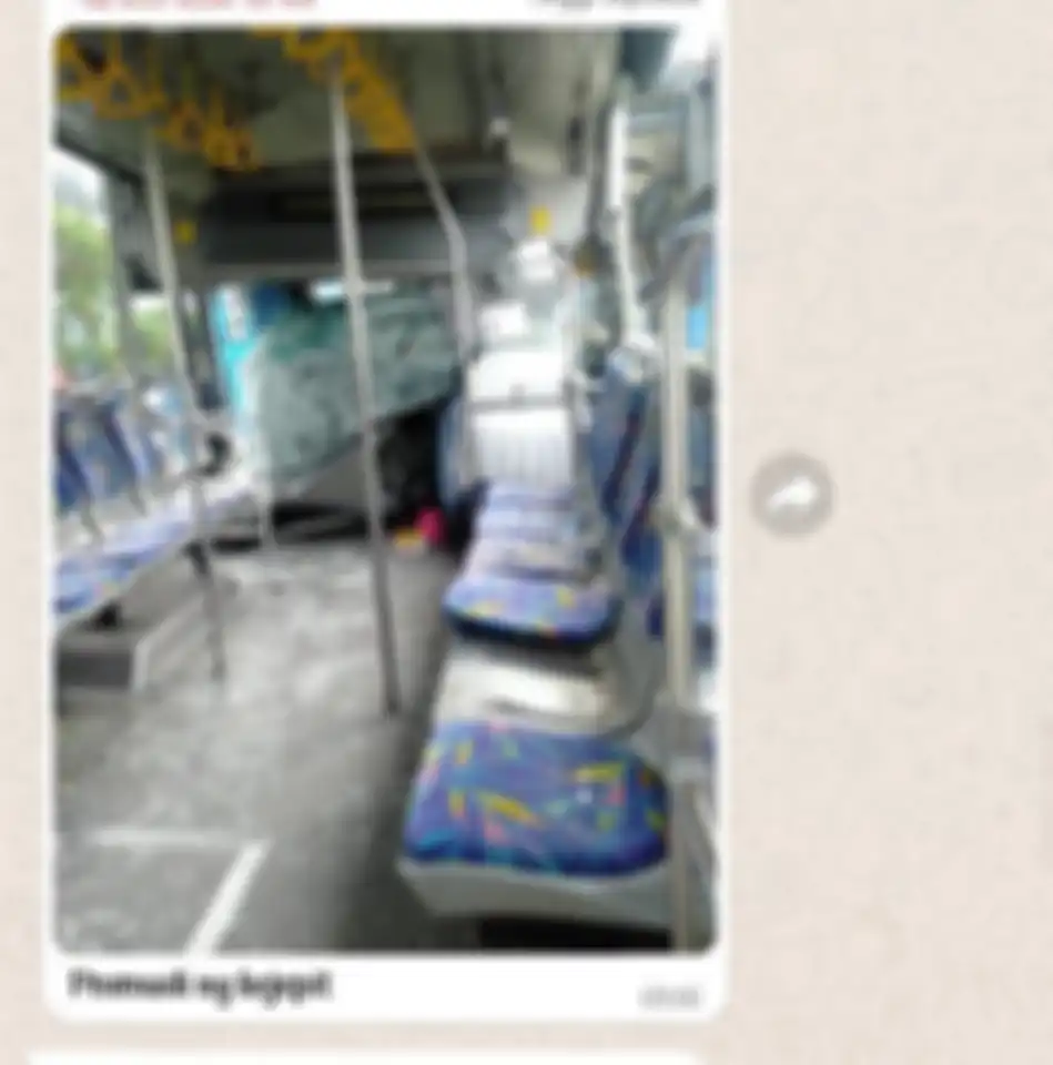 Foto sopir bus TransJakarta yang meninggal karena terjepit stang kemudi tersebar luas di media sosial. Terungkap fakta mengejutkan di baliknya.