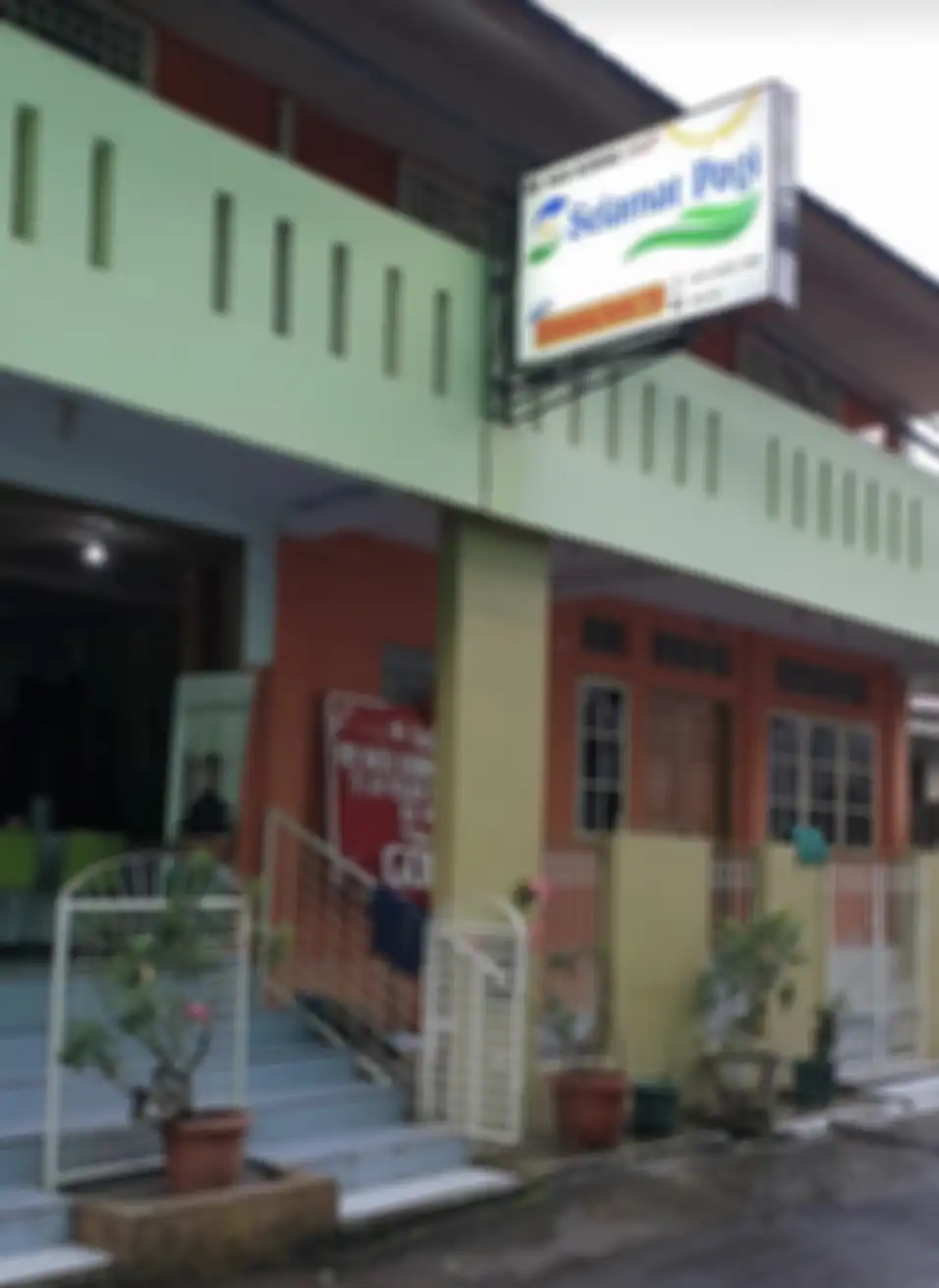 Mencari sarapan enak di Manado Sulawesi Utara? Inilah 5 tempat wisata kuliner yang wajib dicicipi. Cek yuk foto menunya.