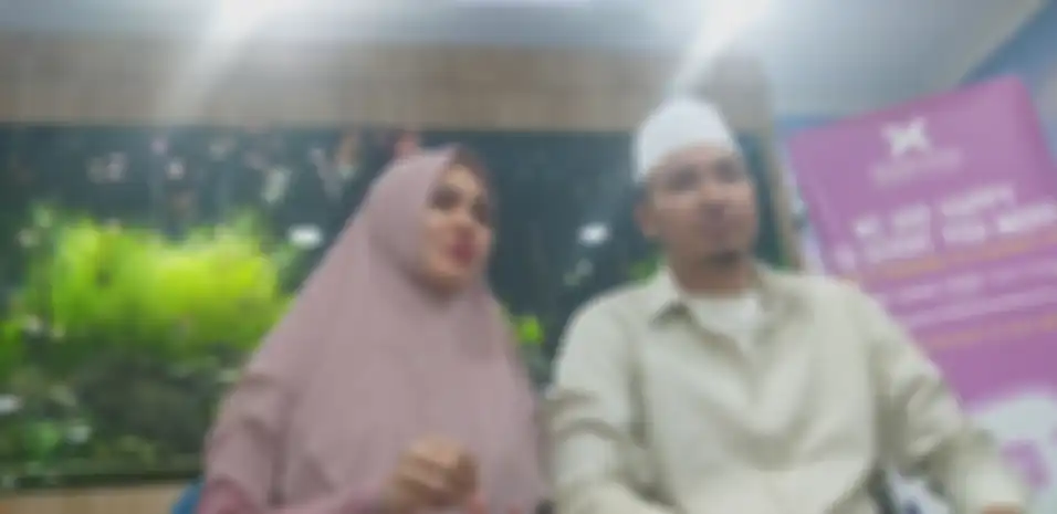 Kartika Putri saat ditemui Grid.ID bersama Habib Usman bin Yahya di kawasan Rumah Sakit Brawijaya, Jakarta Selatan, Minggu (27/10/2019). 
