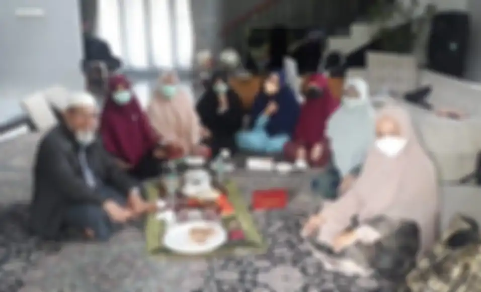 Ustaz Farid Okbah kerap mengkritisi ajaran Syiah. Katanya, Syiah merupakan ajaran dan agama karangan yang merujuk bukan kepada Rasulullah