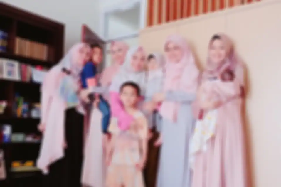 Dituding bentak Teh Ninih di masjid dan terseret dalam masalah pernikahan orangtuanya, putri sulung Aa Gym Ghaida Tsurayya memberi jawaban tak terduga.