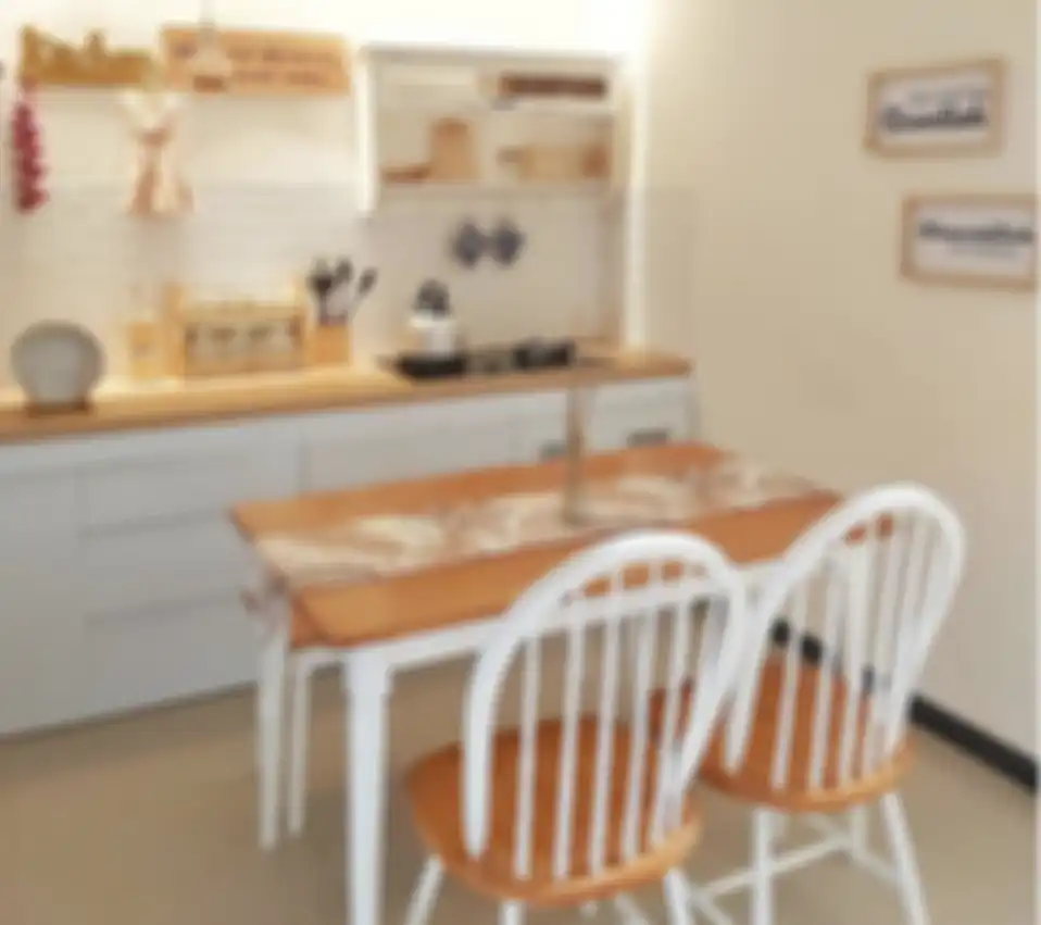 Desain dapur minimalis terbuka bikin anak-anak malas beranjak pergi dari ruang makan. Hangat nan nyaman! Ini 6 foto cantiknya. 