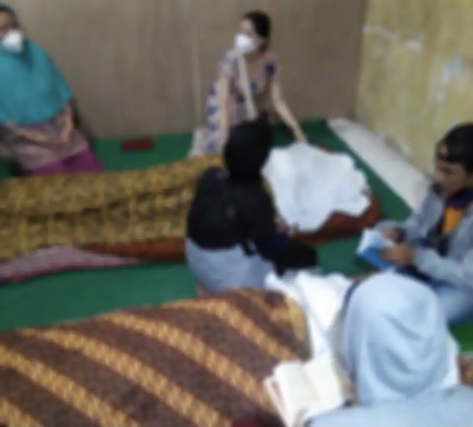 Sopir Pajero tersangka kecelakaan depan menara Saidah tidak ditahan. Kondisi anak korban yang jadi yatim piatu bikin pingsan sang nenek.