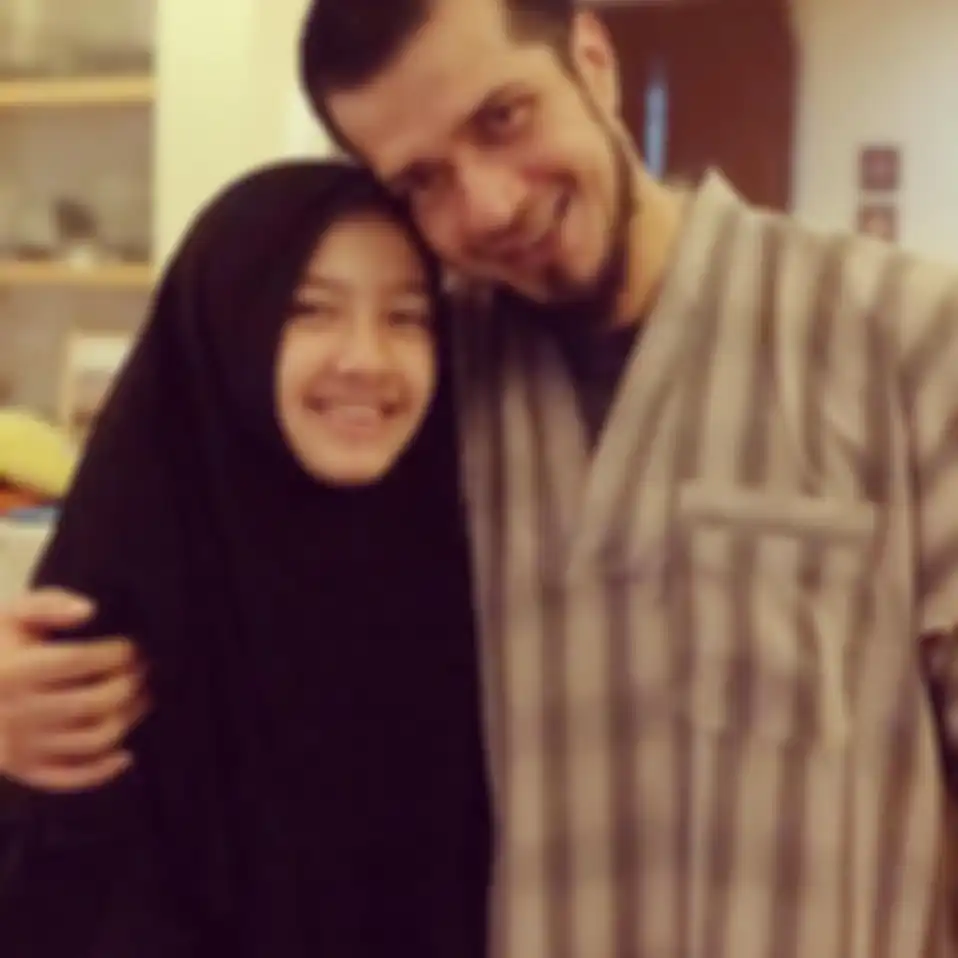 Primus dan putri sulungnya yang makin sholeha