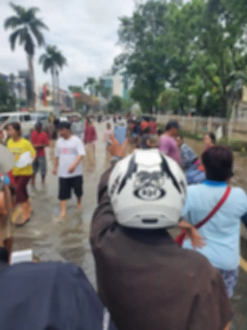 Banjir masih merendam daerah Jakarta Barat