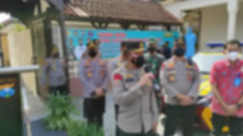 Para jenderal bintang 3 ambil inisiatif begini saat Kapolri Jenderal Listyo Sigit gamang terhadap Ferdy Sambo. Foto sosoknya banjir pujian. 