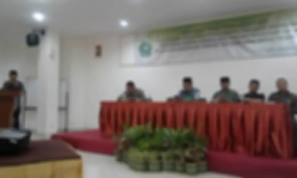 Apabila ditelusuri melalui akun media sosialnya, Herry Wirawan pernah mengunggah foto yang menunjukkan dia ikut kegiatan dana BOS PPS. 