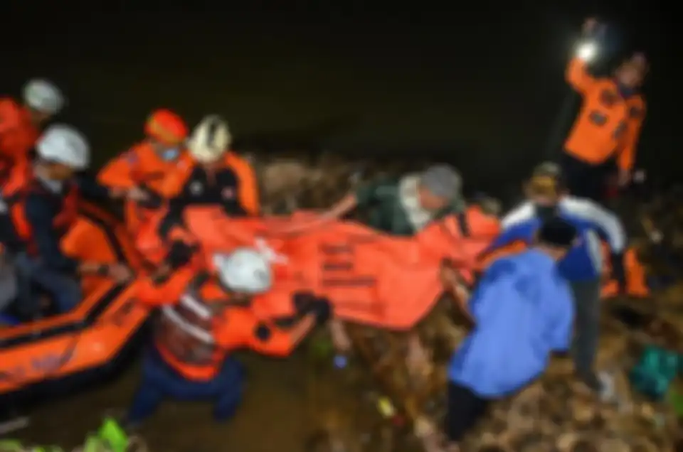Istri Ridwan Kamil, Atalia Praratya mengunggah foto jenazah korban susur sungai di Ciamis melalui akun media sosial. 