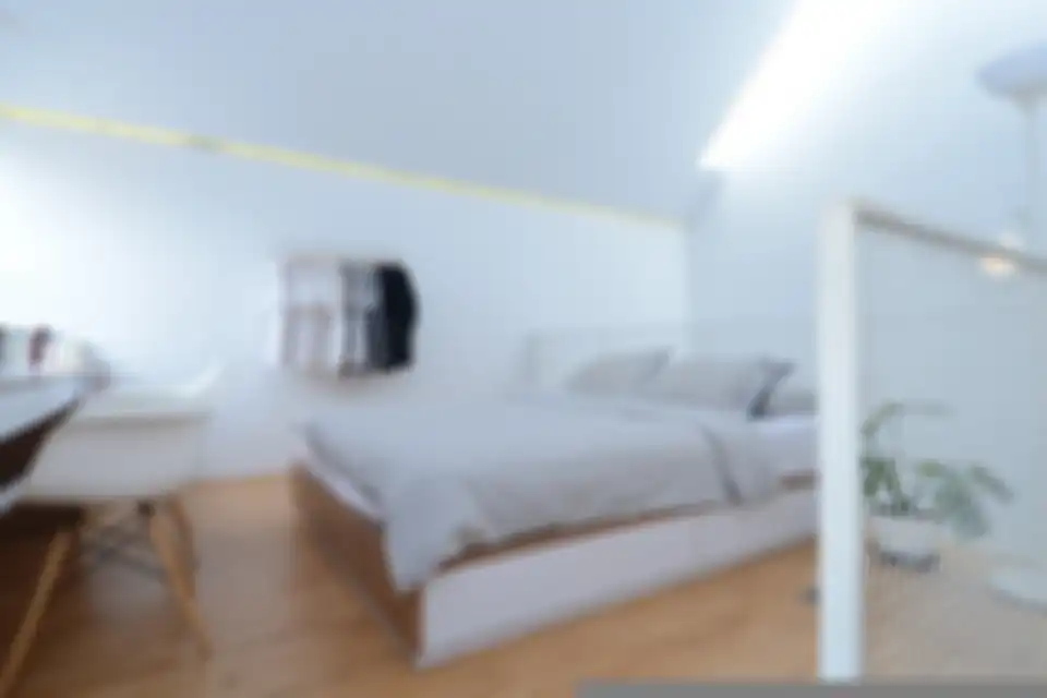 Tak banyak barang, inilah kamar tidur modern minimalis.