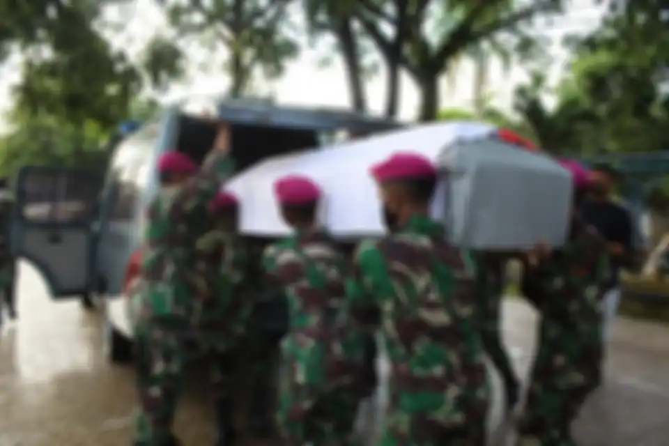 Kabar duka datang dari Korps Marinir TNI AL yang kehilangan prajurit terbaiknya di Papua.