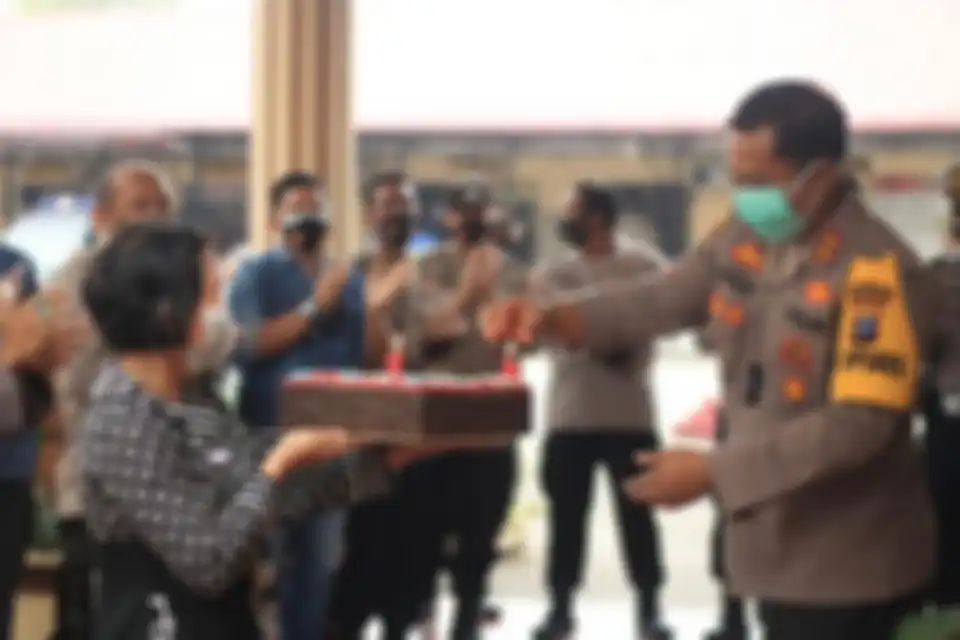 Foto istri Kapolres Tebing Tinggi pamer uang di TikTok yang tersebar luas memang sudah bikin Kapolri Jenderal Listyo Sigit Prabowo murka.