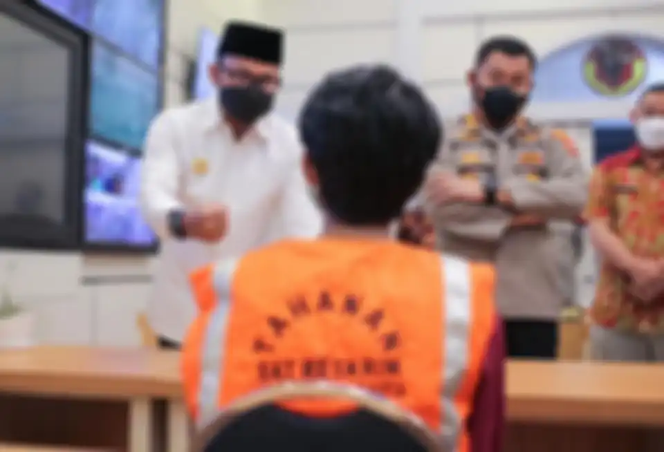Foto Kapolres Bogor Kota Kombes Pol Susatyo Purnomo Condro ramai dibahas di media sosial. Admin Twitter Polres Bogor Kota jadi pemicunya