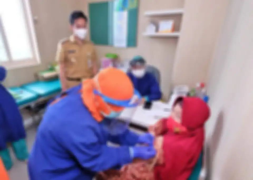 Wali Kota Solo Gibran Rakabuming Raka mengungkapkan bahwa dirinya positif Covid-19 meskipun sudah medapatkan 2 kali vaksin corona.
