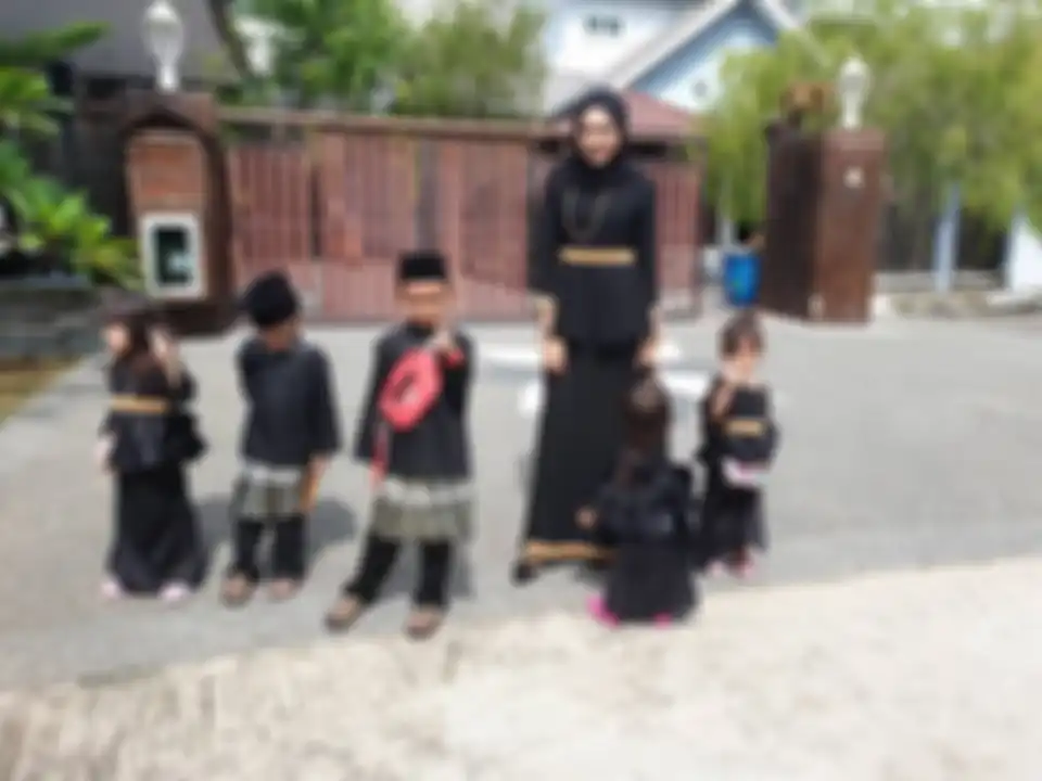 Nissa dan lima anaknya.