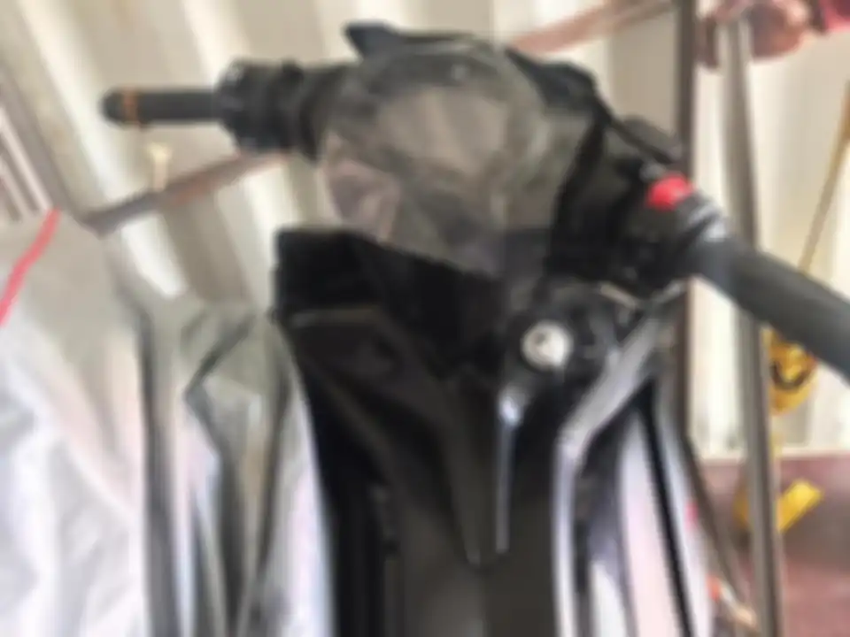 Selain pakai speedometer baru, Yamaha MX King 2020 pakai keyless