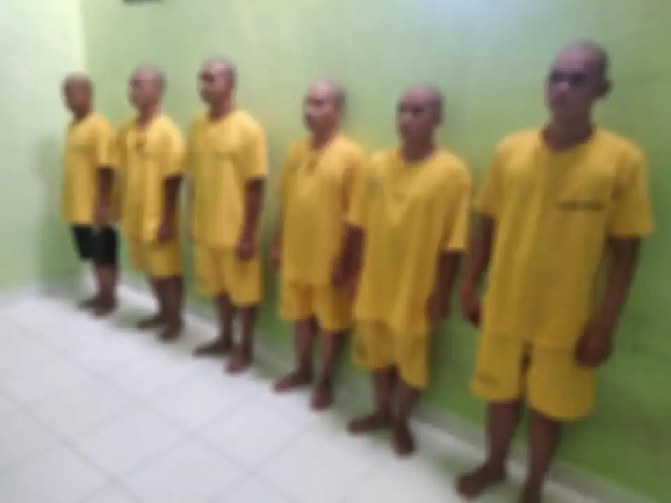 Foto tampang 6 anggota TNI AD diduga terlibat penganiayaan yang menewaskan Prada Candra Gerson Kumaralo viral. 