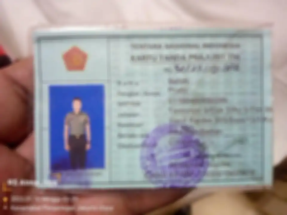 Dalam foto profil yang beredar, Sahdi anggota Yonif Raider 303 Kostrad tampak gagah dengan menyandang brevet Cakra. 