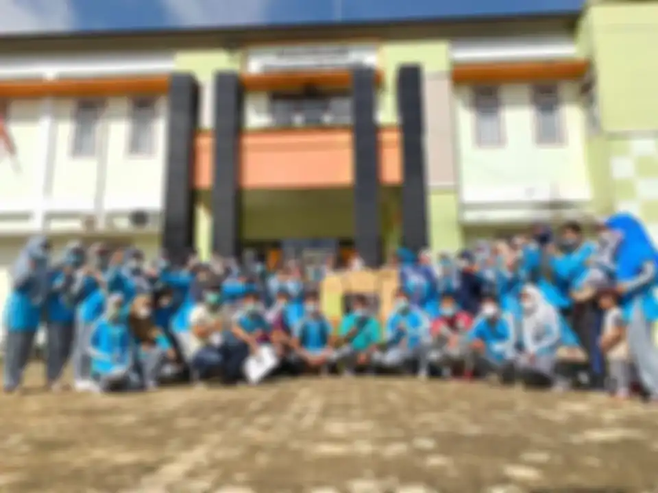 Tempat kerja kekasih Brigadir Yosua Vera Simanjuntak sempat ditutup gegara kasus ini. Dia sudah diperiksa 2 kali di Mapolda Jatim.