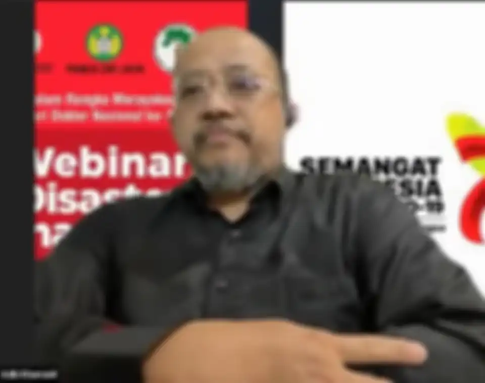 Foto dokter Adib Khumaidi Ketua Umum Ikatan Dokter Indonesia (IDI) yang baru jadi hujatan. Dia punya jabatan mentereng di perusahaan obat.