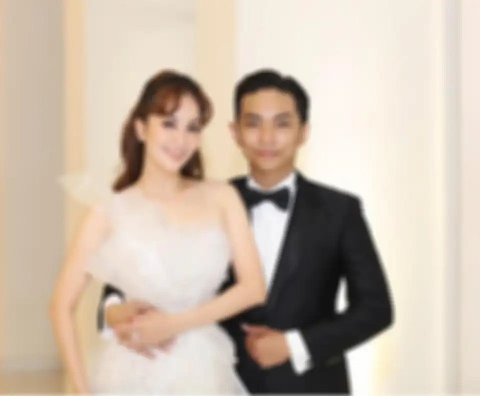 Foto Khanh Thi mendapat lebih banyak perhatian dari kisah cintanya yang penuh air mata dengan murid kesayangannya Phan Hien.