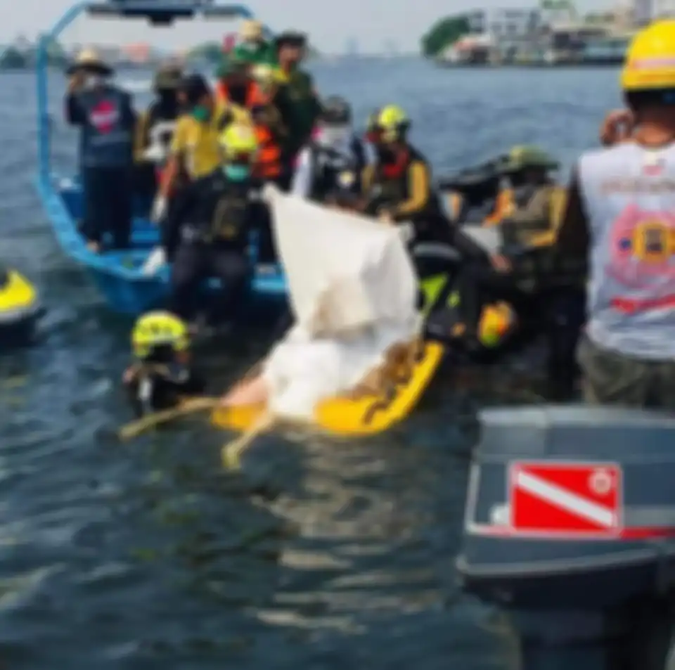 Kematian Tangmo Nida menjadi pelajaran bagi netizen. Namun, penyebar foto jenazah artis drama cantik ini dapat ancaman bui dari polisi.
