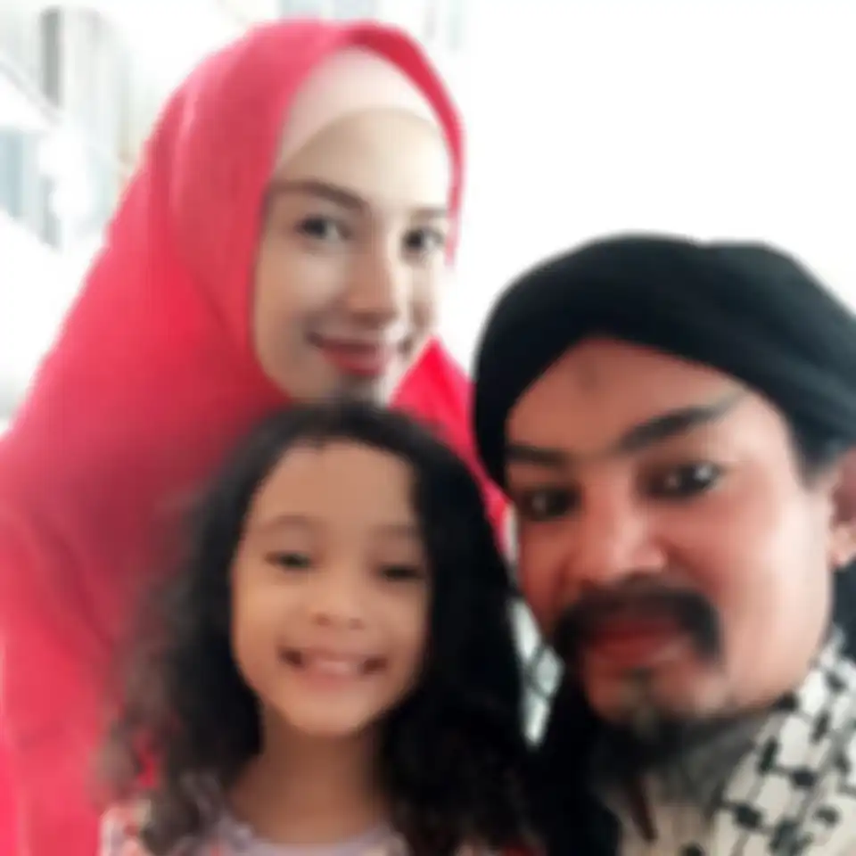 Benazir, Limbad dan Bintang
