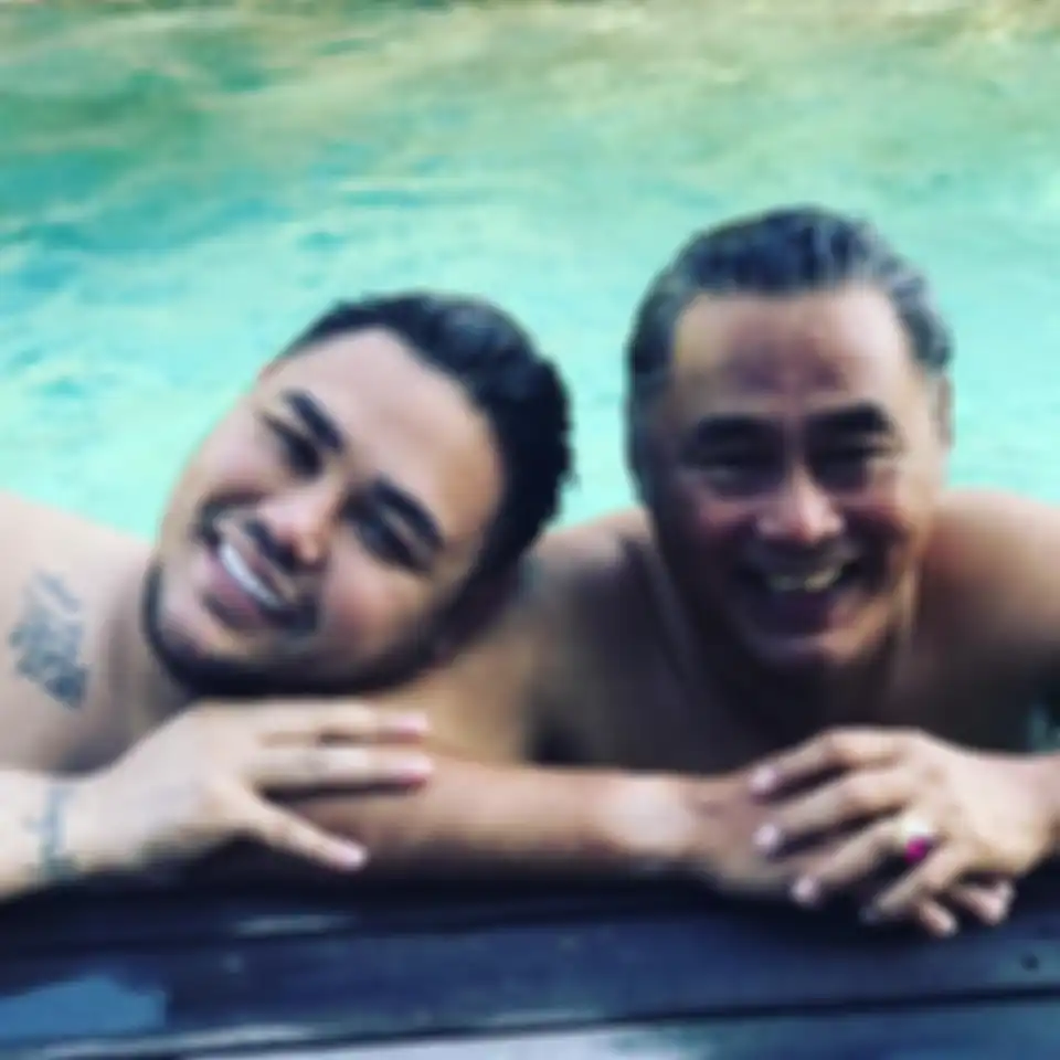 Bambang Tjahyo Gunawan sering memperlihatkan kebersamaan dengan Ivan Gunawan di Instagram.
