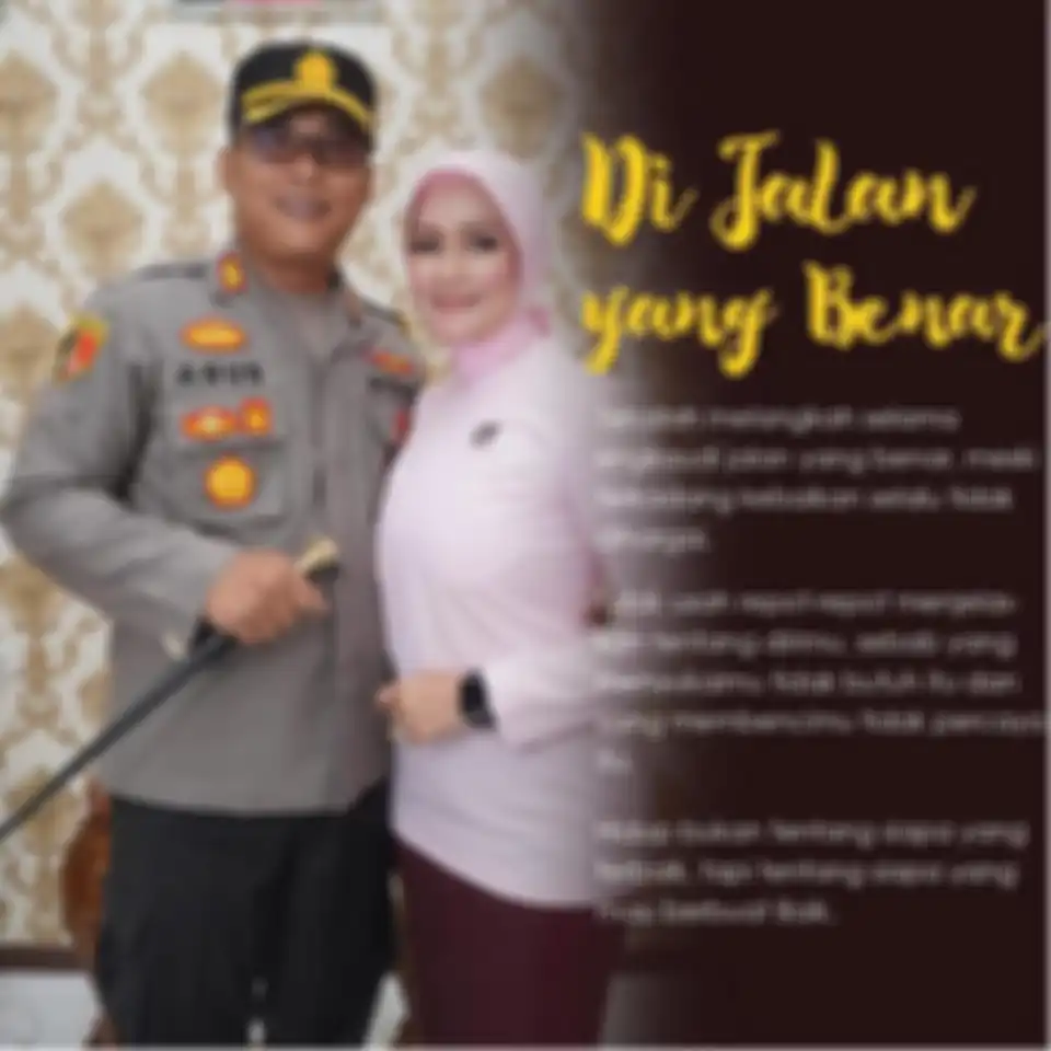 Foto Kapolres Tebing Tebing pamitan ke warga membuat sedih netizen. Beberapa netizen mengunggah emotikon menangis.