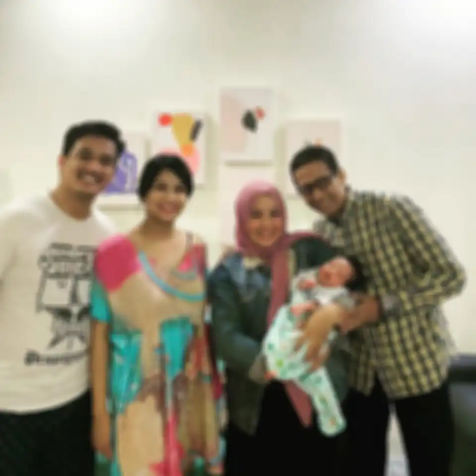 Di antara foto Doddy Sudrajat yang diserbu netizen, potret ayah Vanessa Angel bersama keluarga Bibi mencuri perhatian. Ini ceritanya.