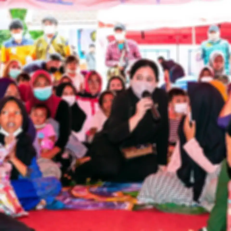 Baliho Puan Maharani di lokasi bencana semeru muncul sejak beberapa hari terakhir. Jumlahnya cukup banyak. Foto baliho Puan viral.