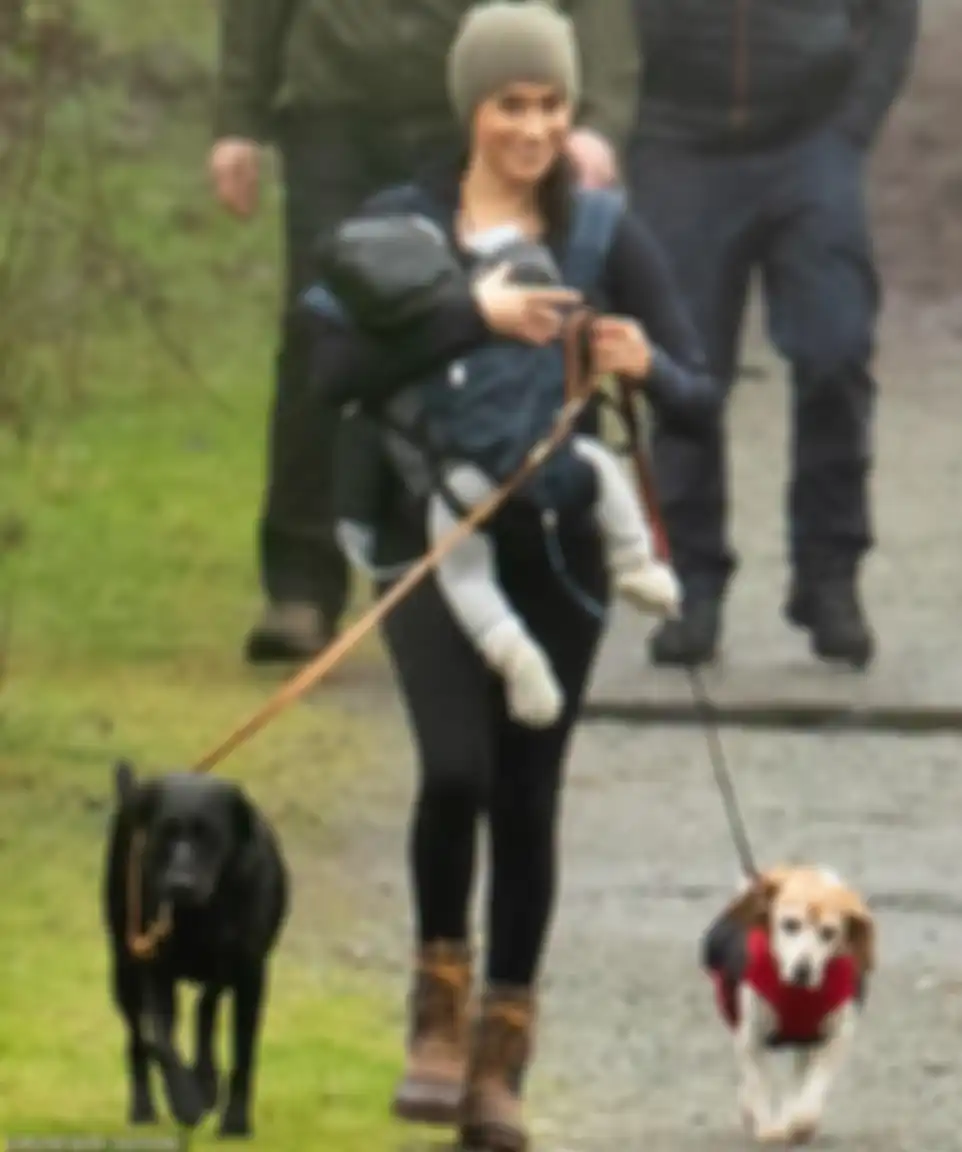 Meghan Markle bersama putranya, Archie.